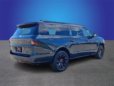 New 2025 Lincoln Navigator L Reserve w/ Jet Appearance Package image 3