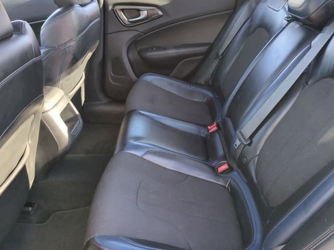 Used 2016 Chrysler 200 S image 20