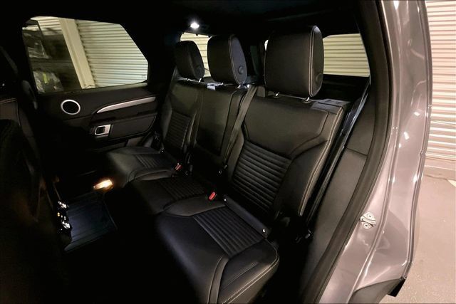 Certified 2025 Land Rover Discovery Dynamic SE AWD/4WD image 17