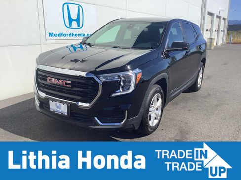 Used 2024 GMC Terrain SLE AWD/4WD image 1