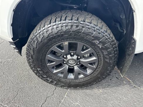 Used 2022 Toyota Tacoma SR5 w/ Technology Package image 12