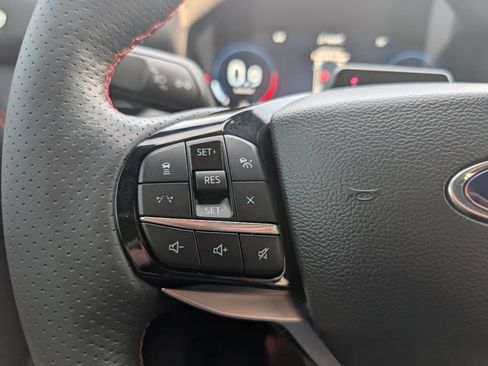 Used 2025 Ford Explorer ST-Line AWD/4WD image 17