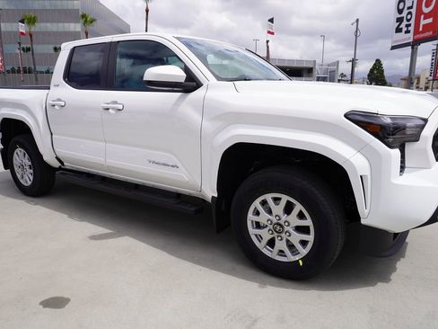 New 2026 Toyota Tacoma SR5 AWD/4WD image 3