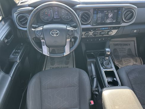 Used 2016 Toyota Tacoma TRD Off-Road w/ Premium & Technology Package AWD/4WD image 22