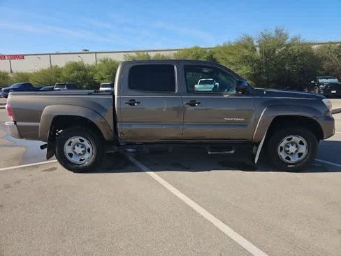 Used 2014 Toyota Tacoma PreRunner image 4