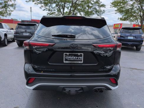 Certified 2024 Toyota Highlander XSE AWD/4WD image 4