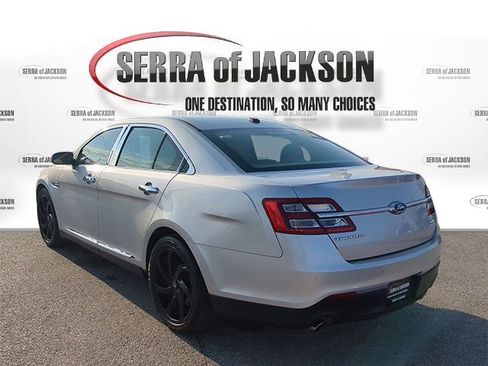 Used 2013 Ford Taurus Limited image 6