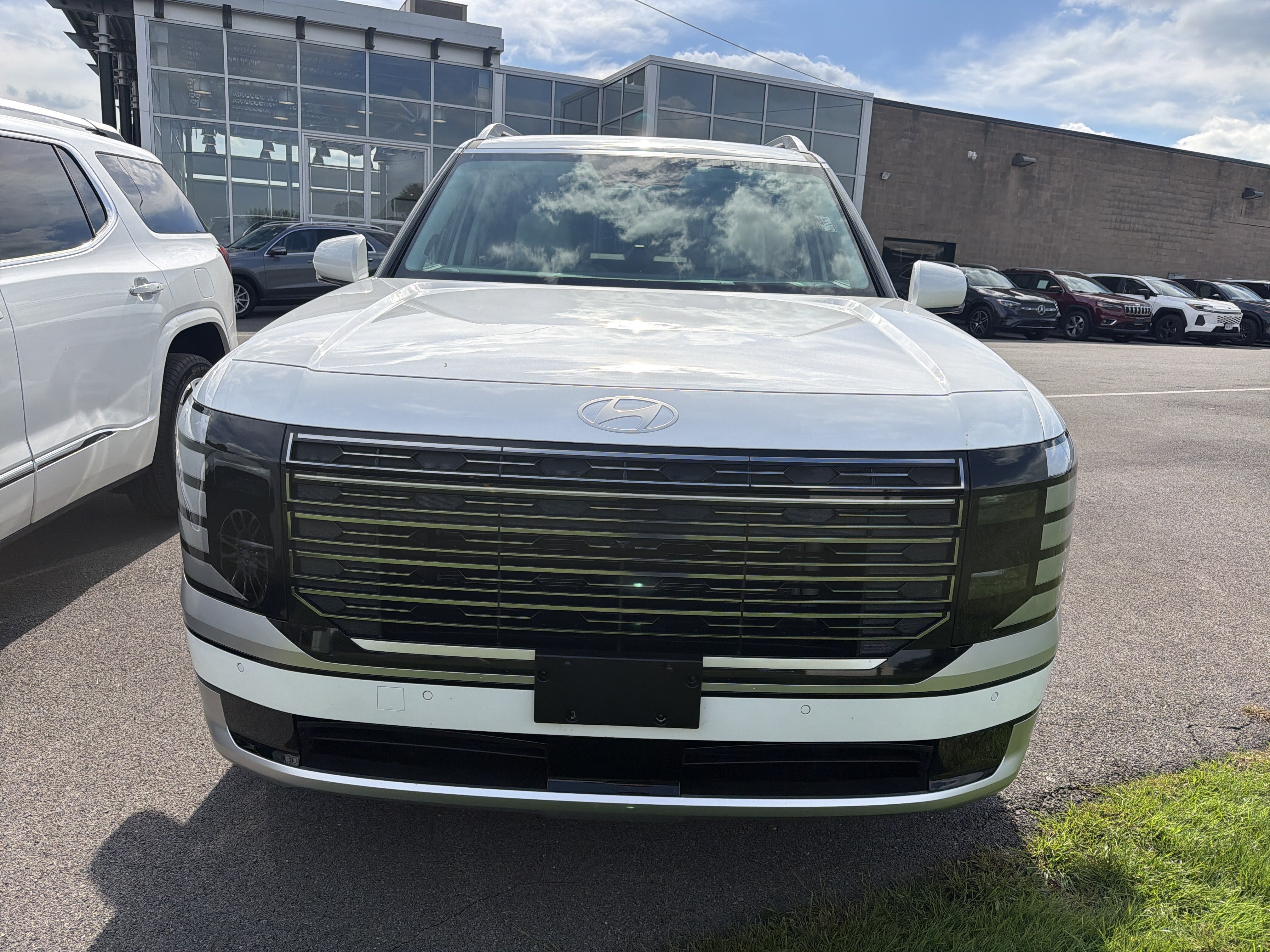 Used 2026 Hyundai Palisade Calligraphy AWD/4WD image 3