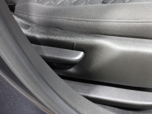 Used 2022 Chevrolet Blazer LT FWD image 25