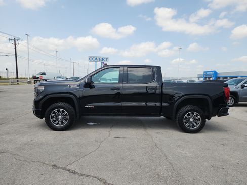 Used 2025 GMC Sierra 1500 AT4 AWD/4WD image 4