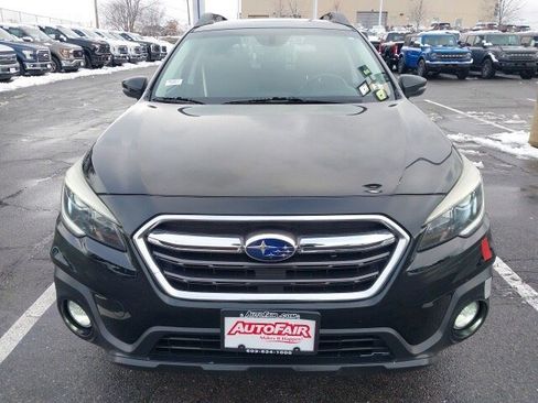 Used 2018 Subaru Outback 2.5i Premium image 3