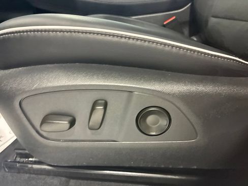 Used 2026 Buick Enclave Preferred AWD/4WD image 17