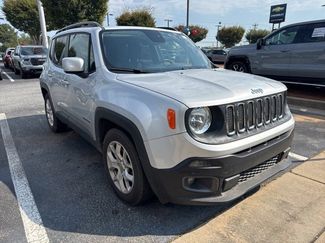 Used 2017 Jeep Renegade Latitude image 1