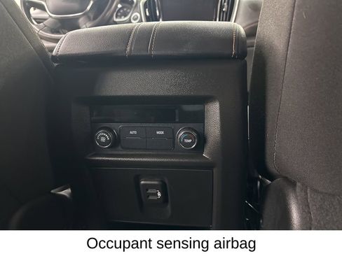 Used 2019 Chevrolet Traverse LT image 27