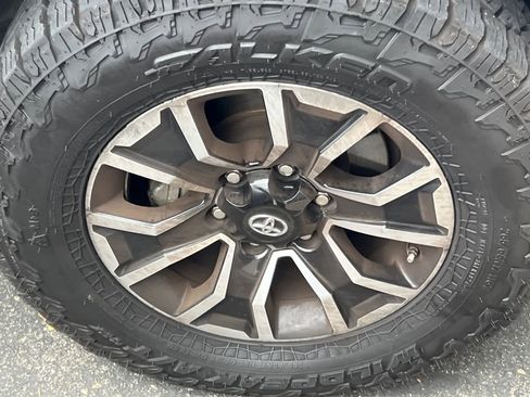 Certified 2020 Toyota Tacoma TRD Sport image 12