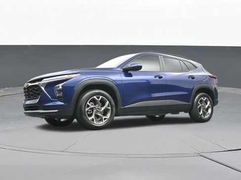 Used 2024 Chevrolet Trax LT w/ Driver Confidence Package image 57