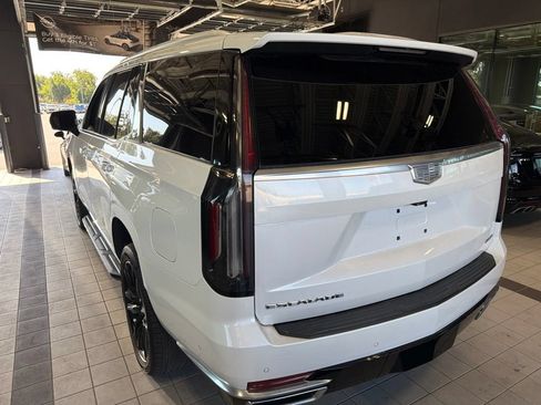 Used 2021 Cadillac Escalade Premium Luxury AWD/4WD image 6