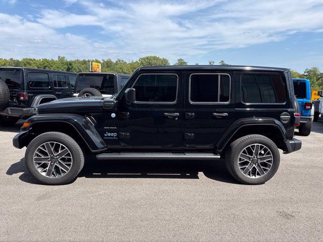 Used 2023 Jeep Wrangler Unlimited Sahara w/ Cold Weather Group AWD/4WD image 6