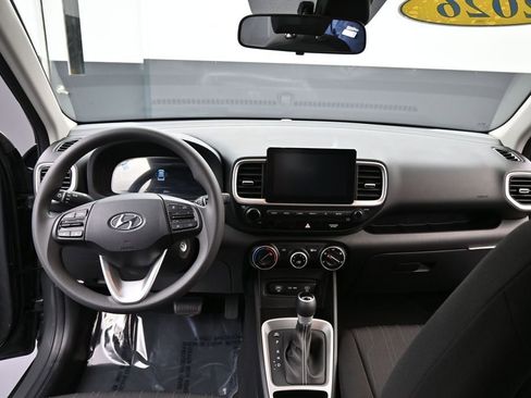 Certified 2026 Hyundai Venue SE FWD image 10