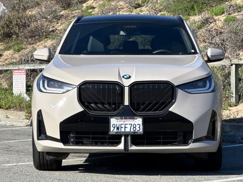 Used 2025 BMW X3 xDrive30i w/ Premium Package image 10