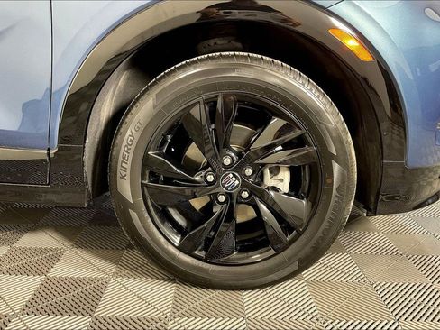 Used 2024 Buick Encore GX Sport Touring image 11