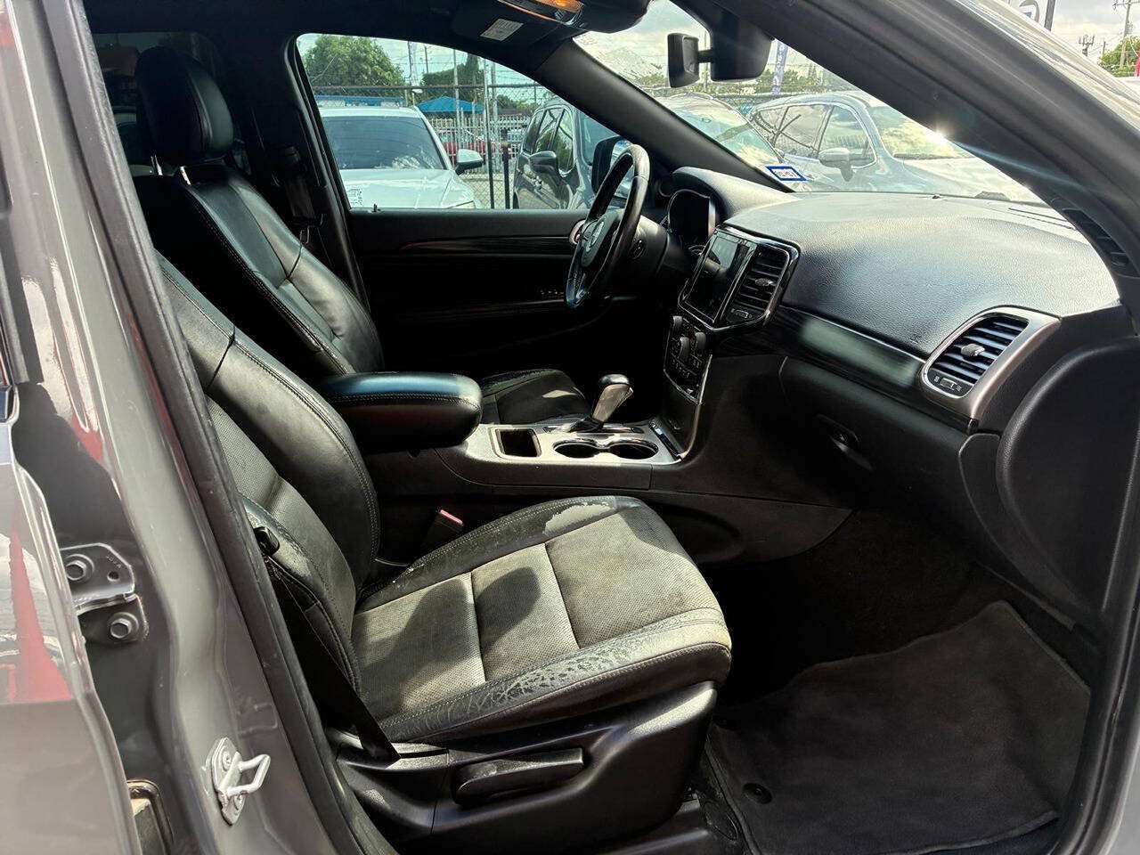 Used 2019 Jeep Grand Cherokee Altitude AWD/4WD image 11