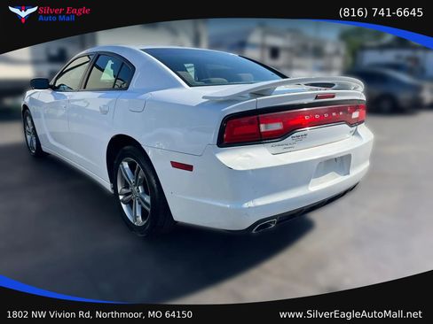Used 2014 Dodge Charger SXT AWD/4WD image 4