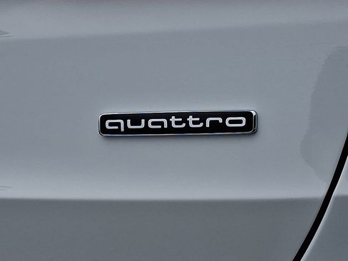 New 2025 Audi Q3 2.0T Premium image 12