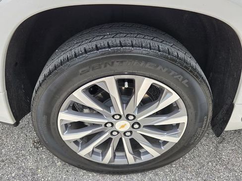 Used 2023 Chevrolet Traverse Premier FWD image 23