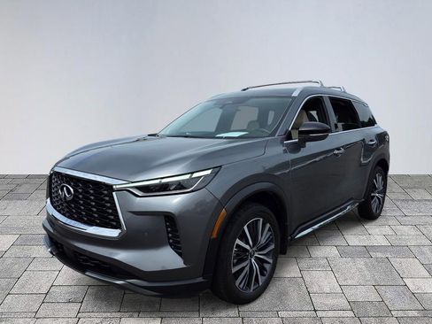 Used 2023 INFINITI QX60 Sensory w/ Vision Package AWD/4WD image 3