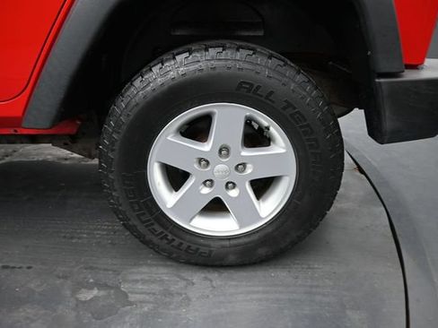 Used 2015 Jeep Wrangler Unlimited Sport w/ Quick Order Package 24S AWD/4WD image 38