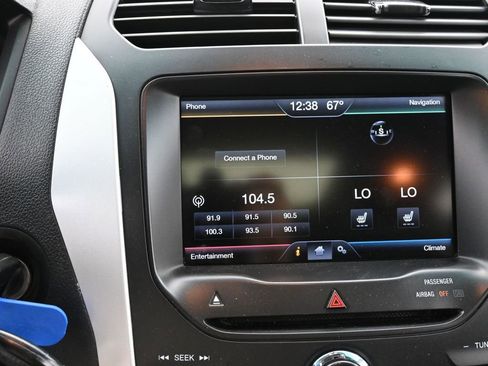 Used 2014 Ford Explorer XLT w/ Equipment Group 202A image 24