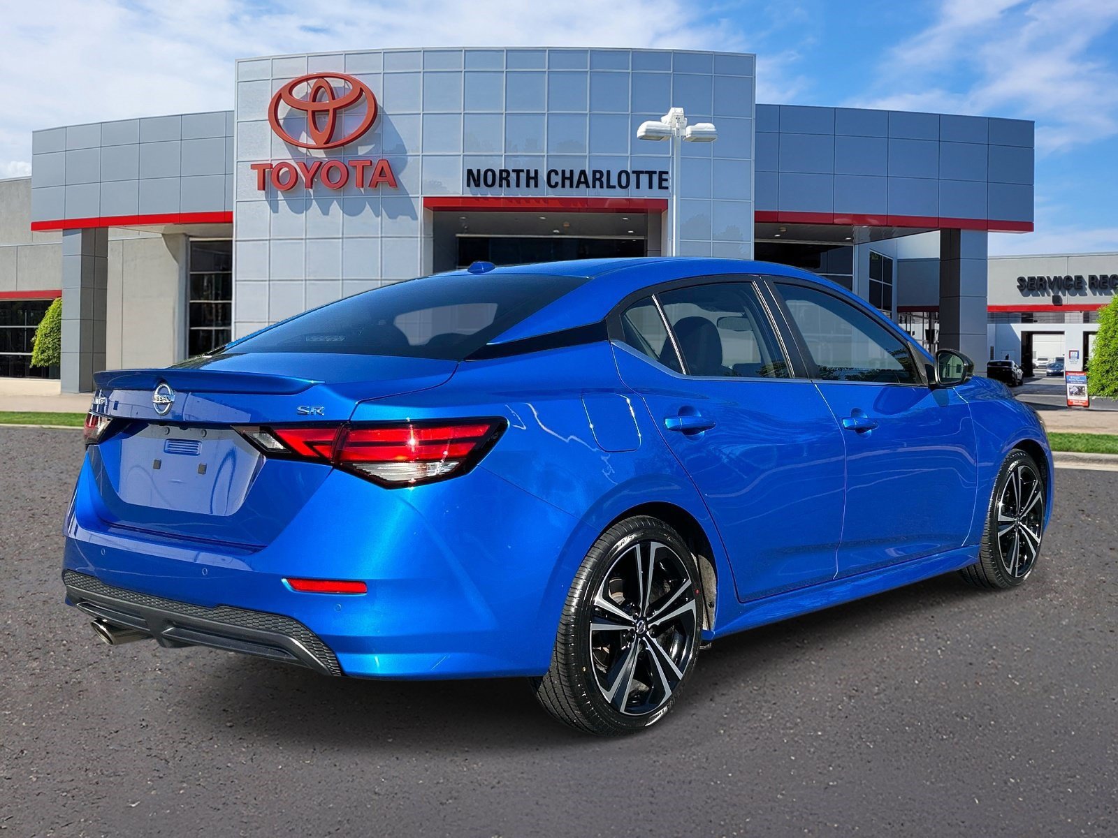Used 2022 Nissan Sentra SR w/ Trunk Package FWD image 6