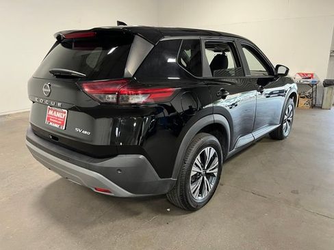 Used 2023 Nissan Rogue SV AWD/4WD image 3