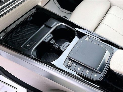 Certified 2023 Mercedes-Benz EQB 300 4MATIC image 21