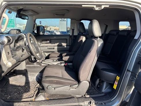 Used 2010 Toyota FJ Cruiser 4WD image 6