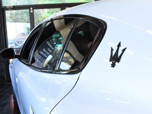 Used 2023 Maserati Grecale Modena AWD/4WD image 12