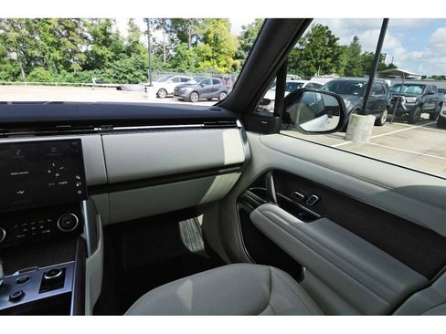 Used 2023 Land Rover Range Rover SE AWD/4WD image 8
