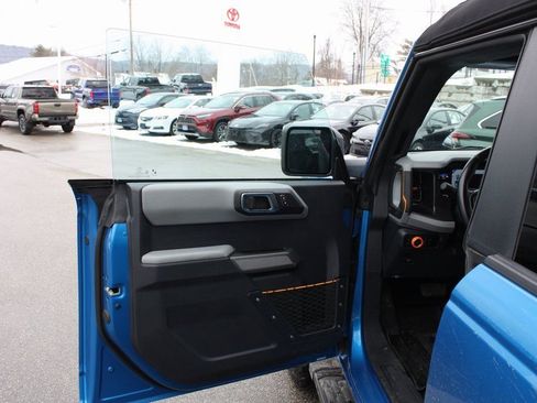 Used 2023 Ford Bronco Badlands image 10