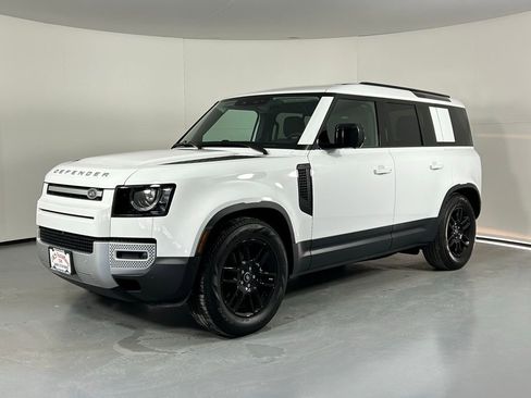 Used 2025 Land Rover Defender 110 S image 4