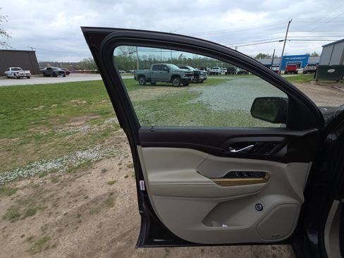 Used 2019 GMC Acadia Denali w/ Technology Package image 7