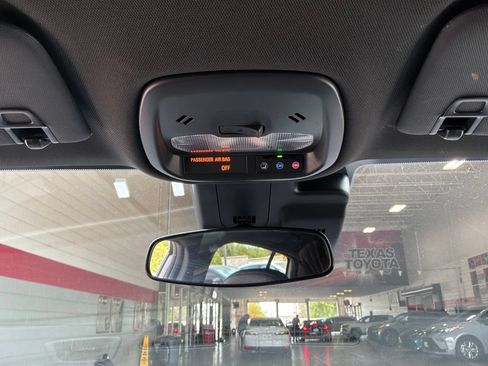 Used 2025 Buick Envista Preferred FWD image 16