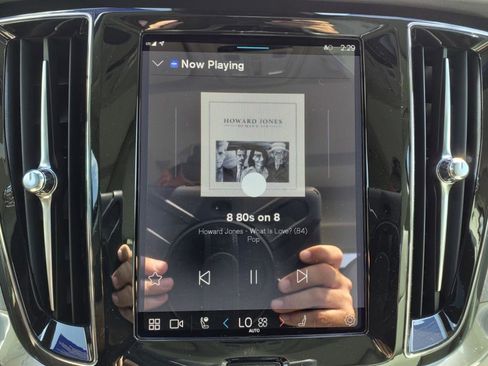 New 2024 Volvo S60 B5 Plus w/ Climate Package image 22