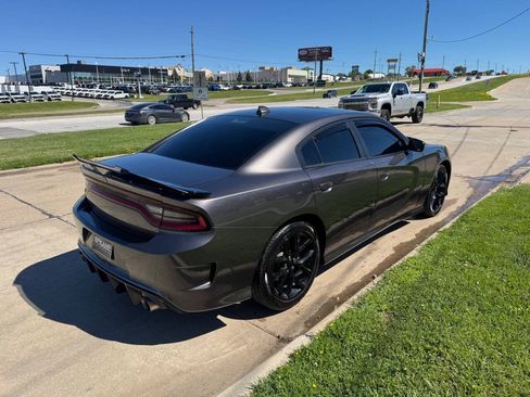 Used 2021 Dodge Charger R/T w/ Plus Group RWD image 5