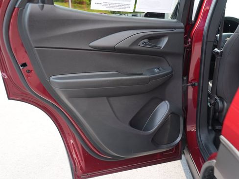 Used 2024 Chevrolet TrailBlazer LT w/ LT Cold Weather Package FWD image 20