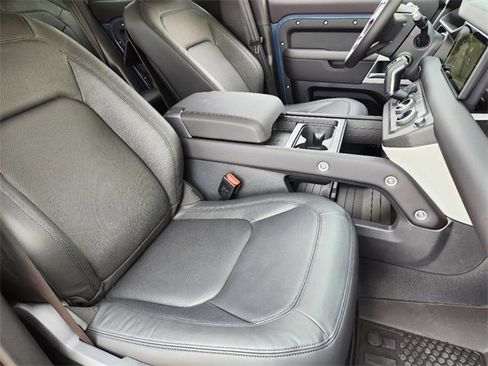 New 2024 Land Rover Defender 110 S image 14