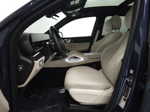 Used 2025 Mercedes-Benz GLE 450e 4MATIC w/ AMG Line Exterior image 8