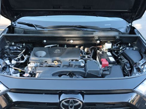 Certified 2025 Toyota RAV4 XLE FWD image 12