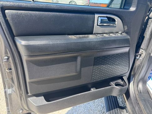 Used 2016 Ford Expedition Limited w/ Equipment Group 301A AWD/4WD image 16