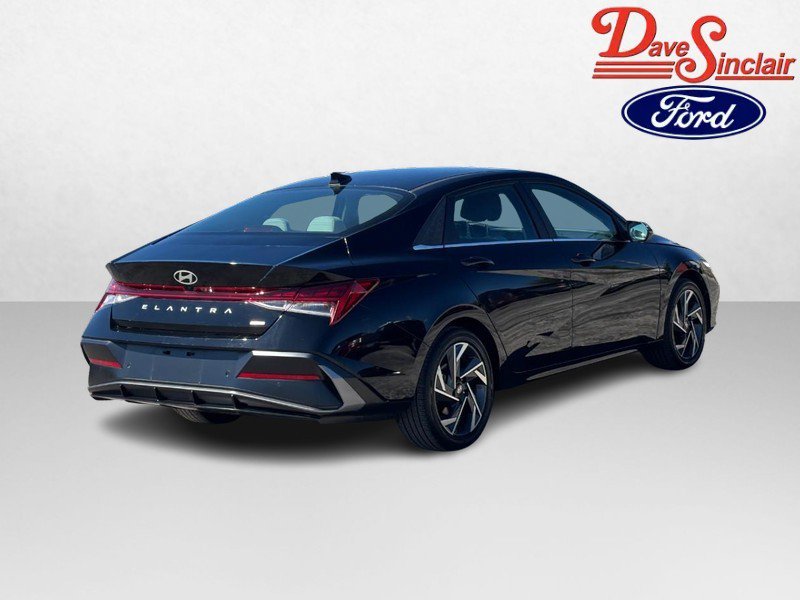 Used 2024 Hyundai Elantra Limited FWD image 7